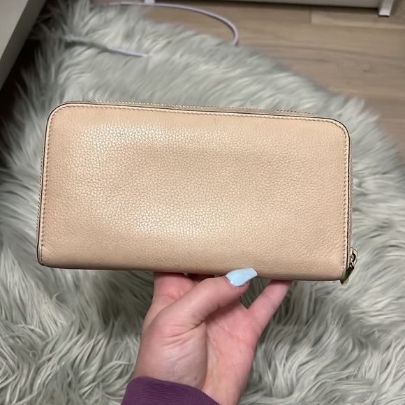 Authentic Chloe Preloved Wallet - Picture 3 of 9